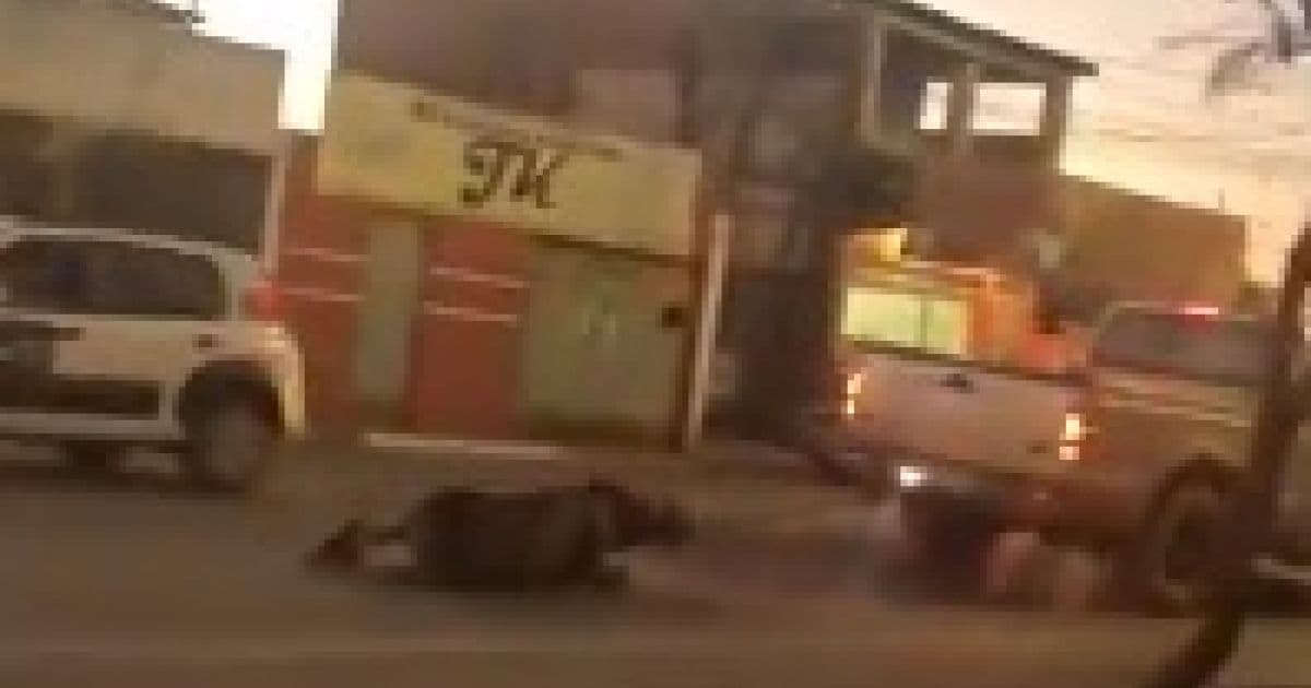 Barreiras: Jegue é arrastado por ruas do centro amarrado em veículo