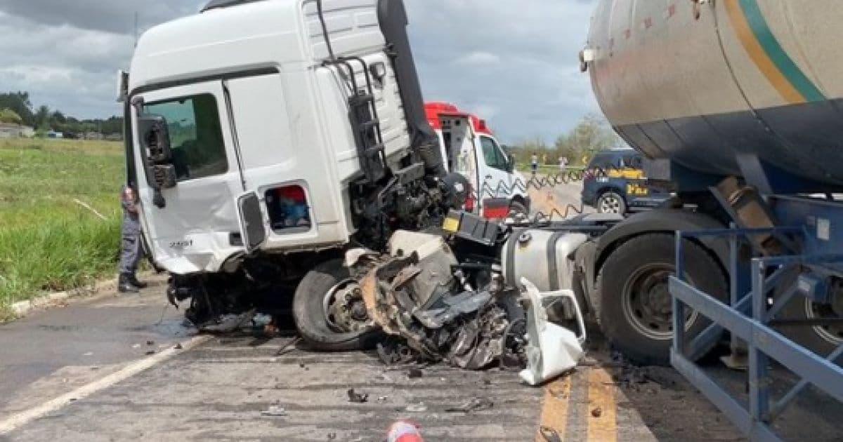 Eunápolis: Condutor de caminhonete morre em colisão com carreta-tanque na BR-101