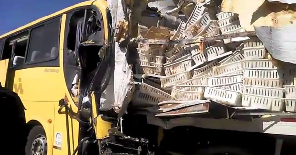 Itabela: Motorista de ônibus morre e 16 ficam feridos em acidente na BR-101