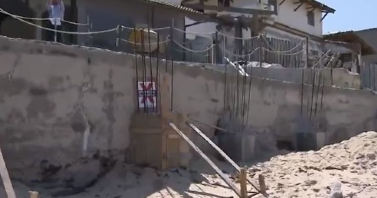 Camaçari: Defesa Civil interdita obras em barracas atingidas por ondas em Arembepe