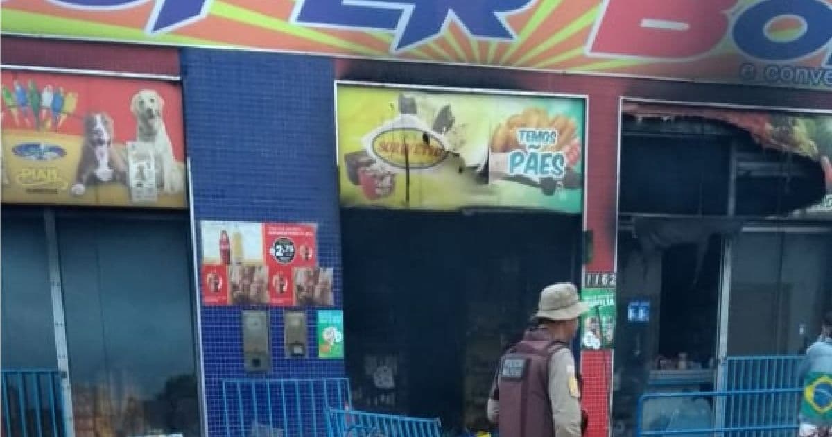 Supermercado é destruído por incêndio em Irecê; veja vídeo