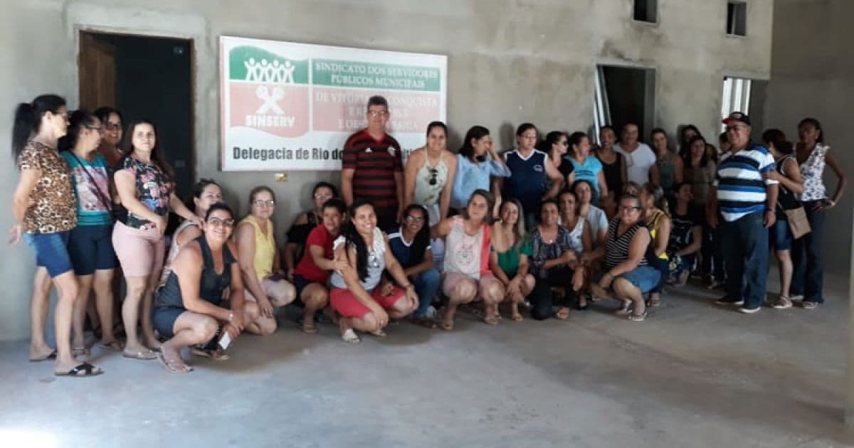 Rio do Antônio: Professores param atividades e cobram normalização de salários 