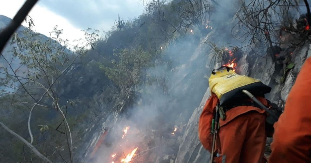 Incêndio atinge área de vegetação entre Rio de Contas e Livramento de Nossa Senhora
