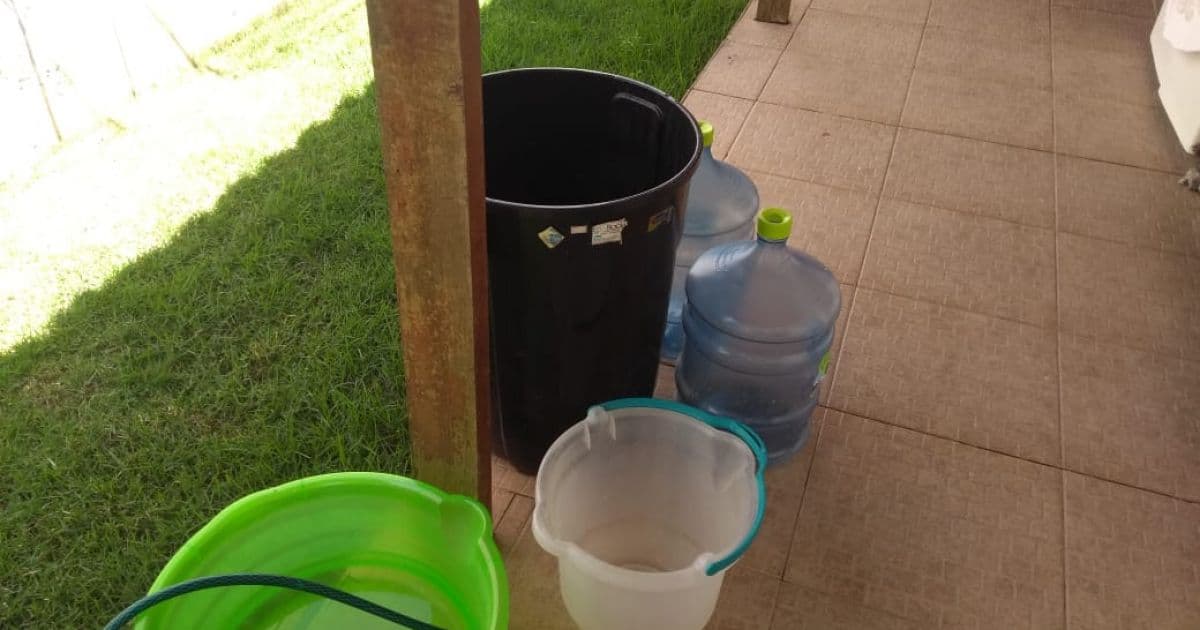 Lauro de Freitas: Moradores reclamam de falta de água desde segunda