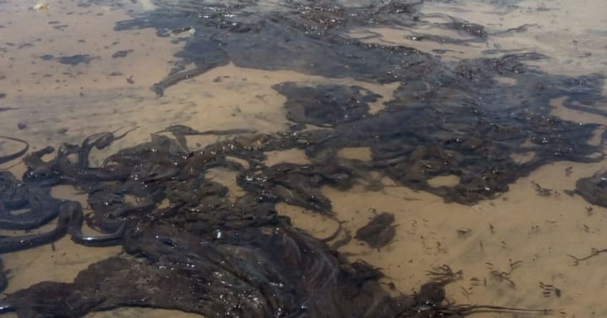 Manchas de óleo atingem praia de Pratigi, no baixo sul da Bahia; veja vídeo