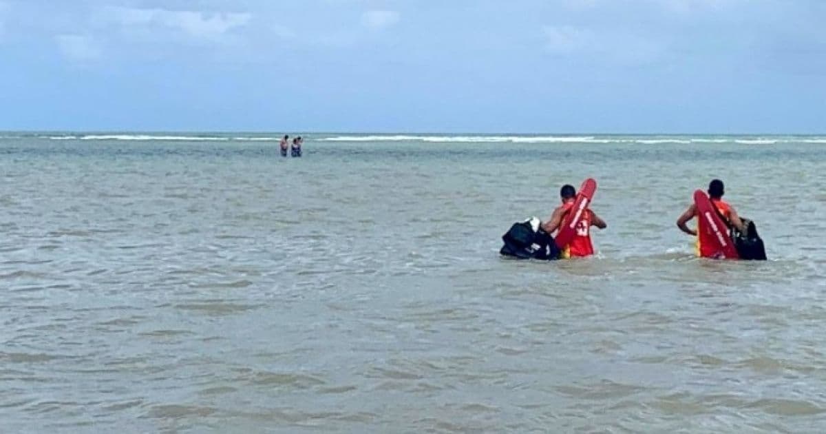 Porto Seguro: Família fica 'ilhada' em banco de corais após maré subir
