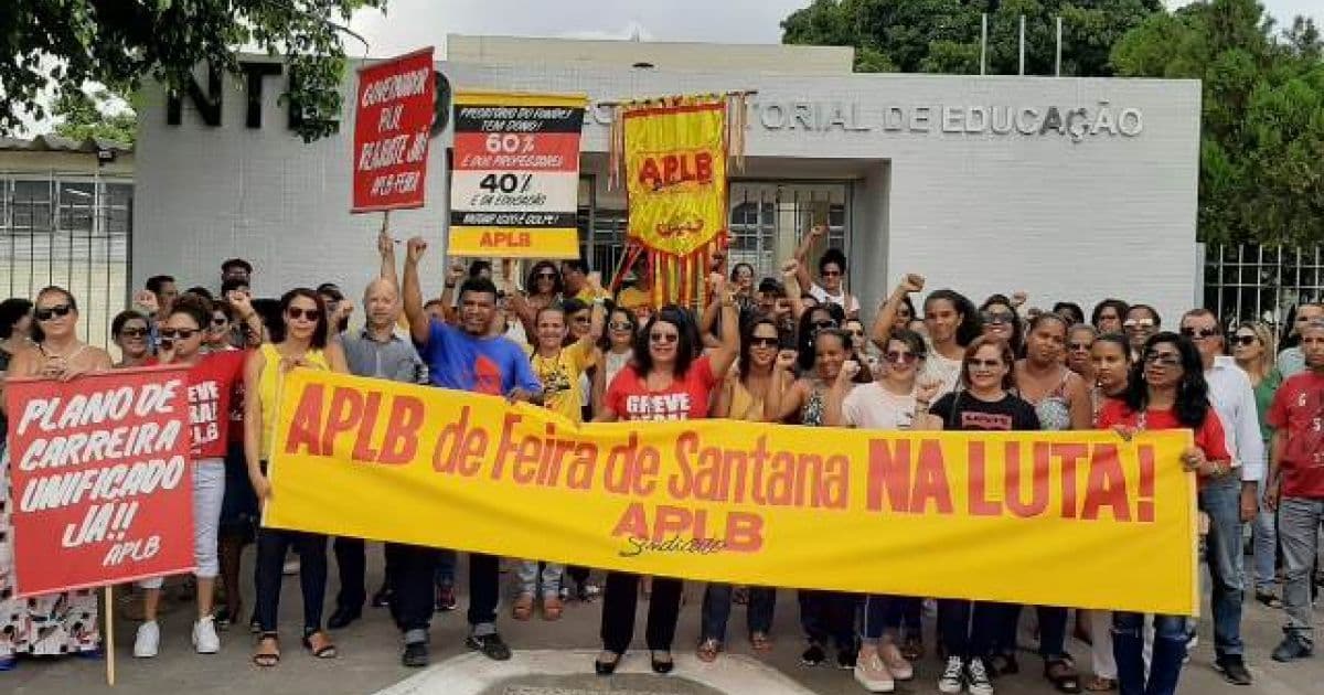 Feira: Professores fazem paralisação contra reforma da previdência e ameaçam greve