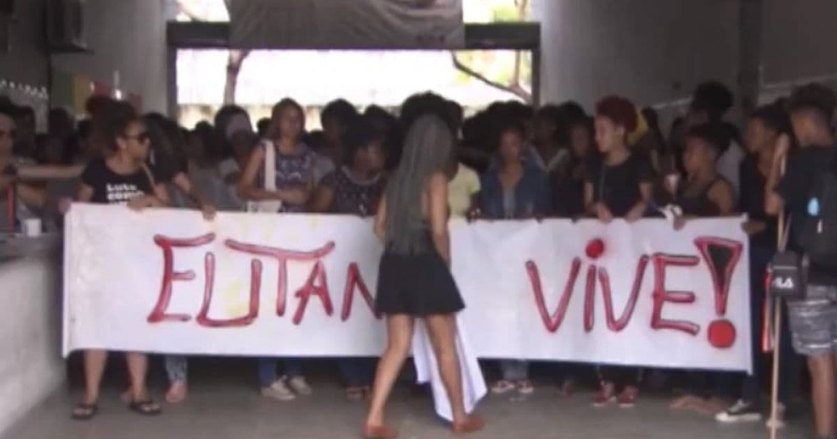 Cachoeira: Familiares e amigos protestam em 1ª audiência de feminicídio contra estudante