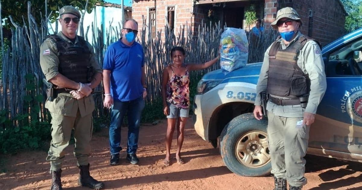PM-BA e moradores de Tucano distribuem cestas básicas para 200 famílias carentes