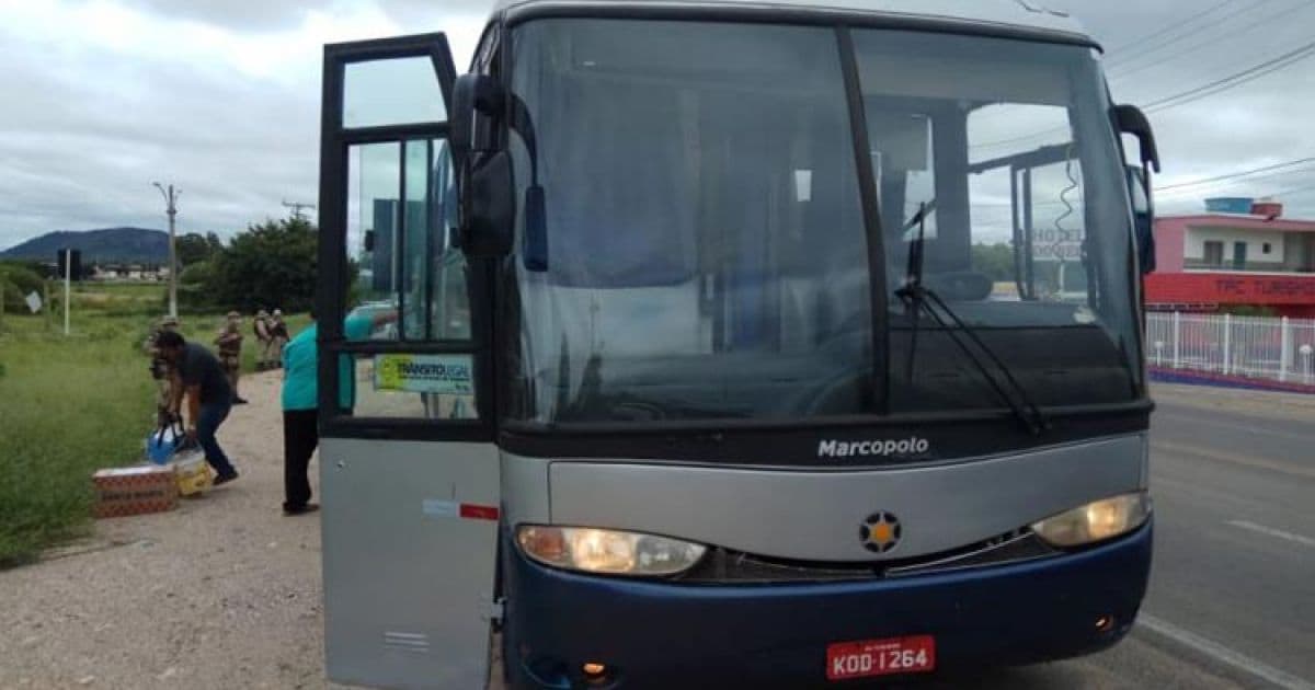 Guanambi: PM apreende ônibus que ia para São Paulo que tentou furar barreira sanitária 