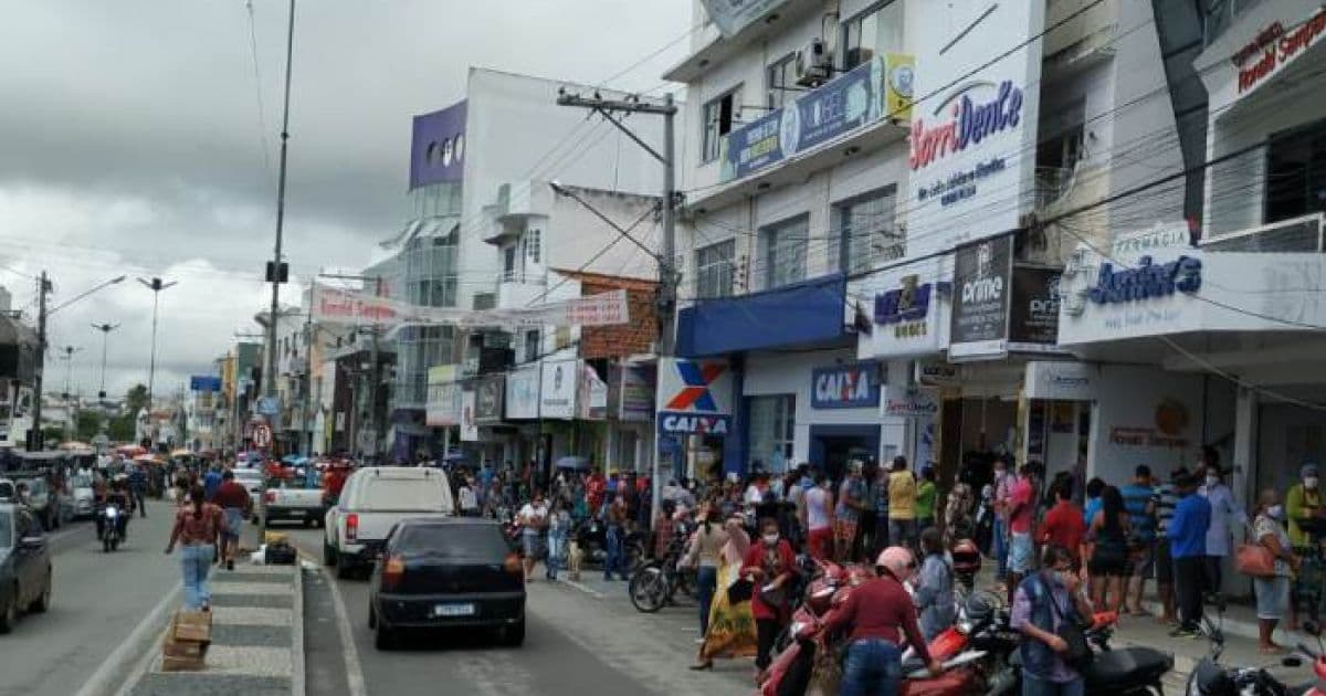 Conceição do Coité: Ruas ficam lotadas após liberação de auxílio emergencial