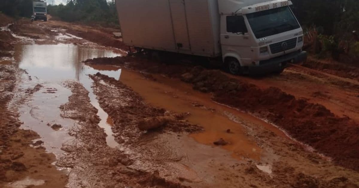 Litoral Norte: Estrada de Massarandupió volta a causar transtorno e moradores pedem asfalto