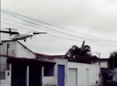 Avião &#039;raspa&#039; telhado e fiação em aterrisagem rasante em Conquista