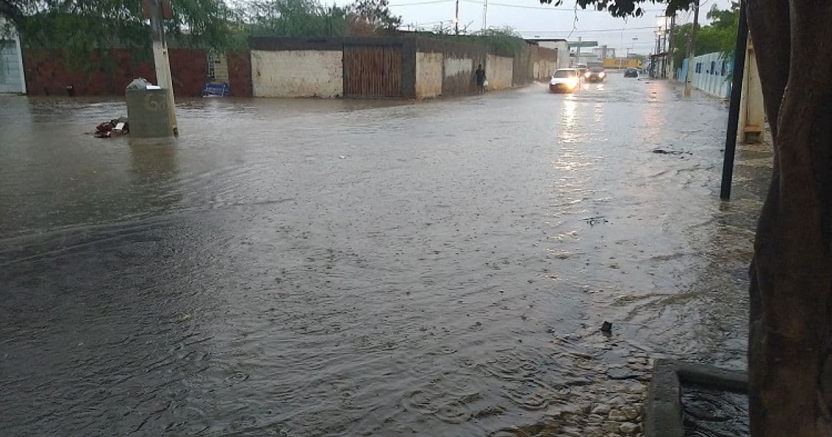 Rui declara emergência em 9 cidades afetadas por chuvas que atingem parte da Bahia