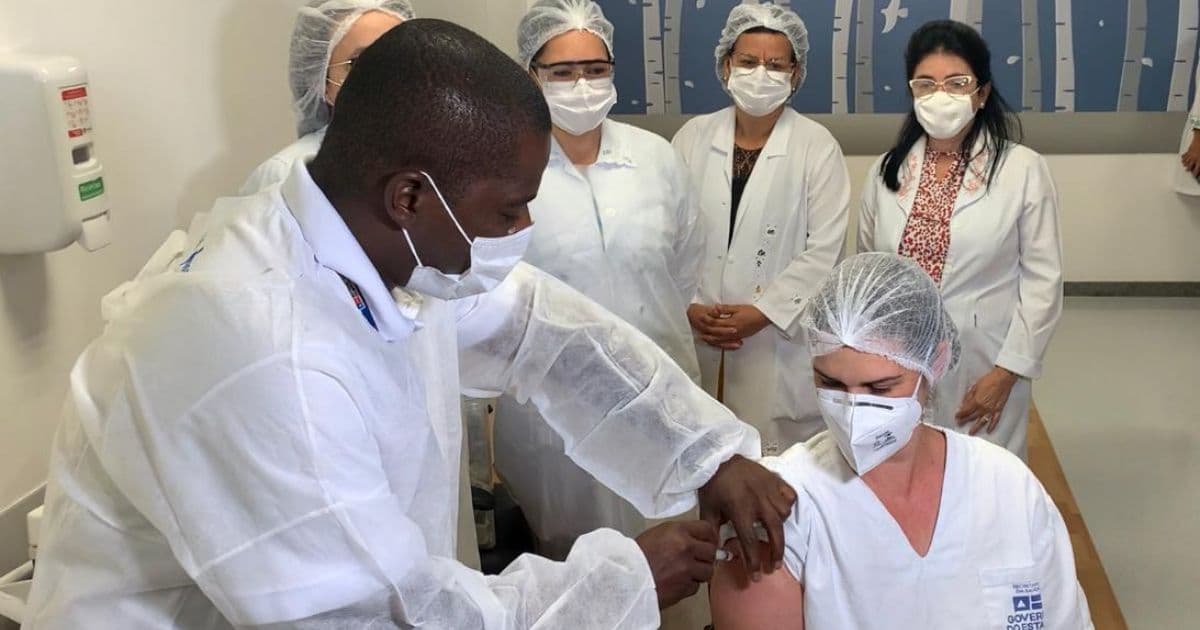 Vacinação contra a Covid-19 começa nesta terça no interior da Bahia