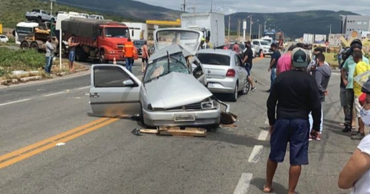 Após acidente em trevo na entrada de Brumado, duas pessoas morrem e três ficam feridas 