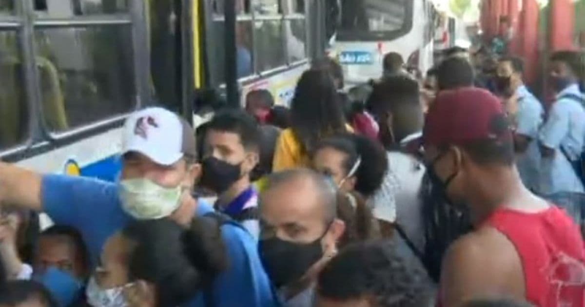 Feira: Moradores se queixam de superlotação em ônibus e terminal de transporte