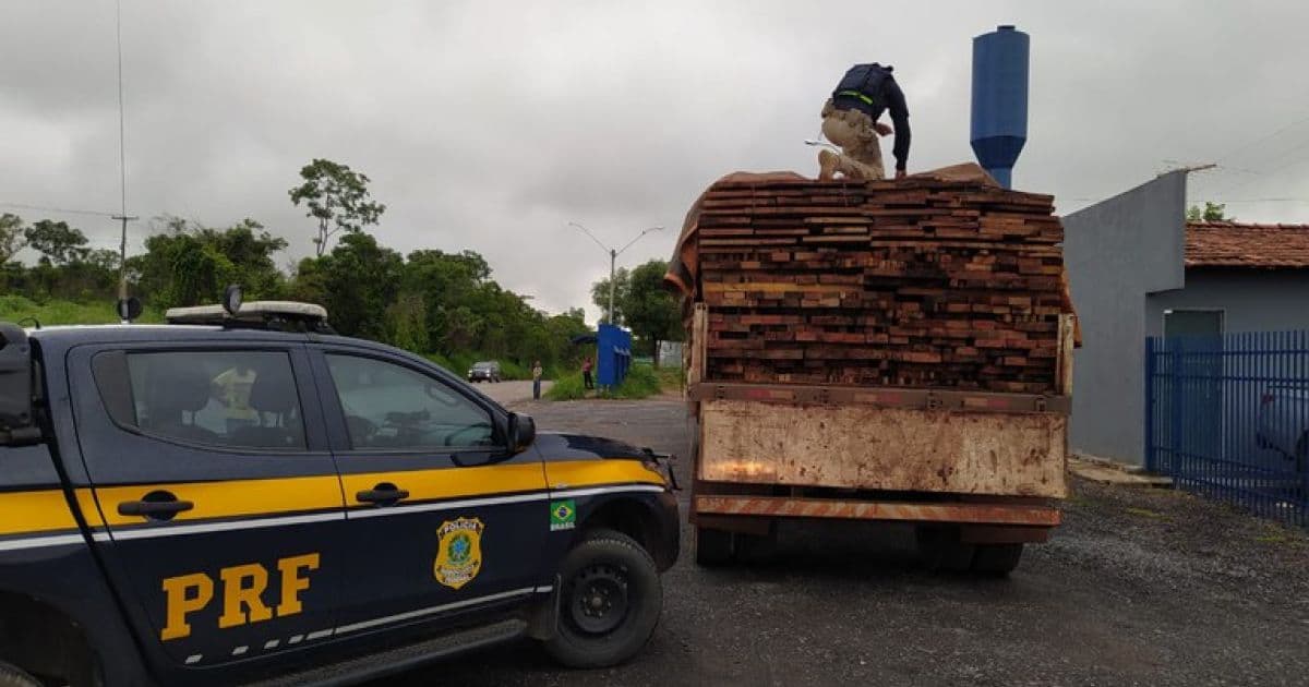 Barreiras: PRF apreende 27 toneladas de madeira transportadas de forma ilegal