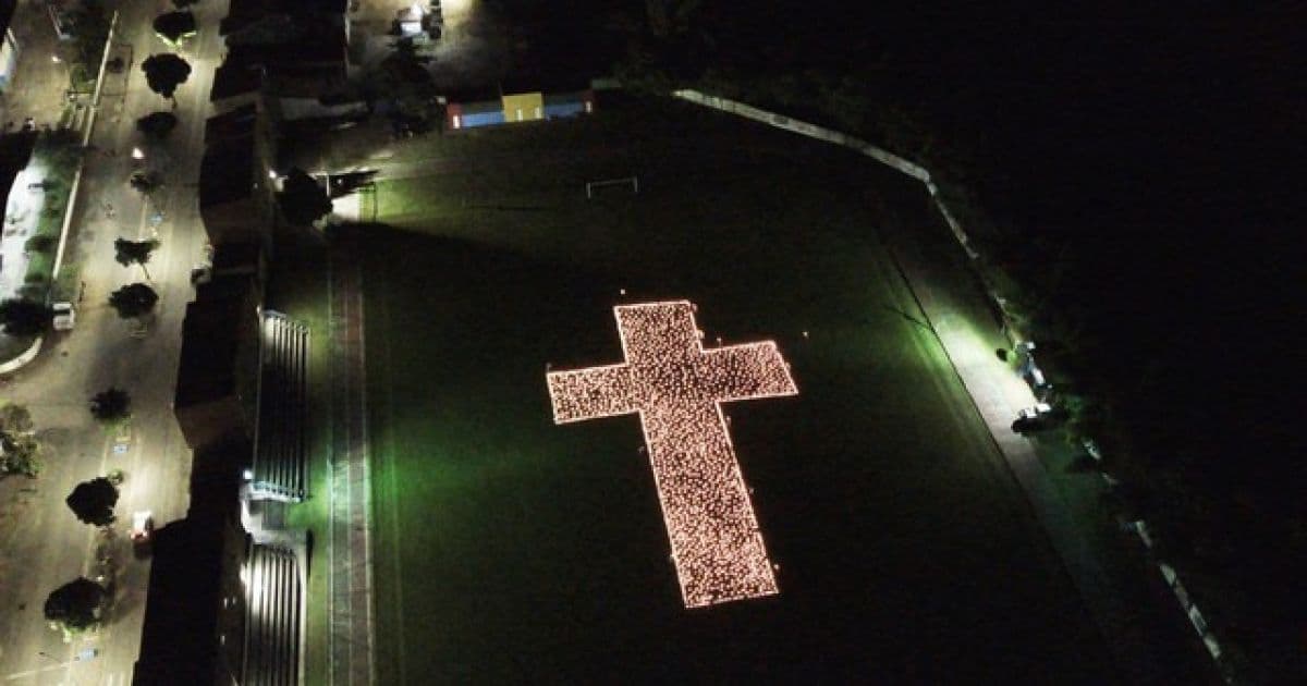 Mutuípe: Jovens acendem quase 2 mil velas em homenagens às vítimas da Covid-19