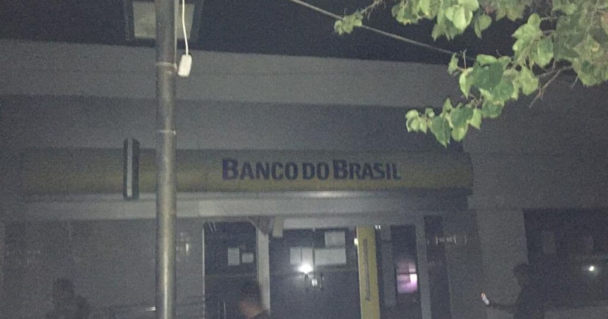 Campo Alegre de Lourdes: Quadrilha 'toca terror' e faz reféns durante ataque a banco
