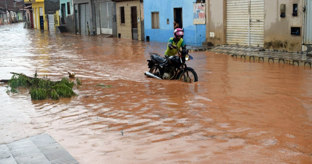 Chuvas também alagam vias em Alagoinhas, Senhor do Bomfim, Caetité e Baixa Grande