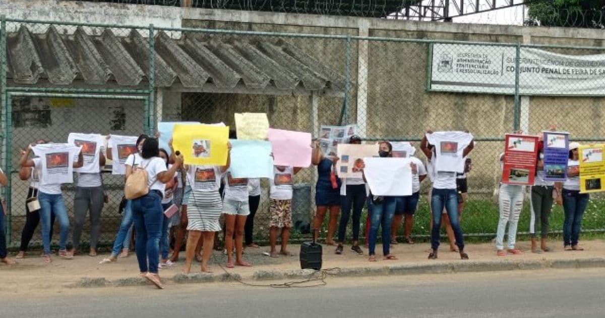 Feira: Companheiras de presos fazem protesto e pedem retorno de visitas