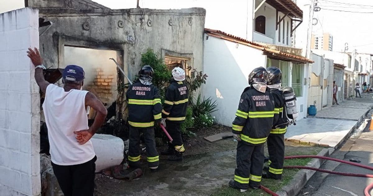 Incêndio destrói casa em Feira de Santana; ninguém ficou ferido