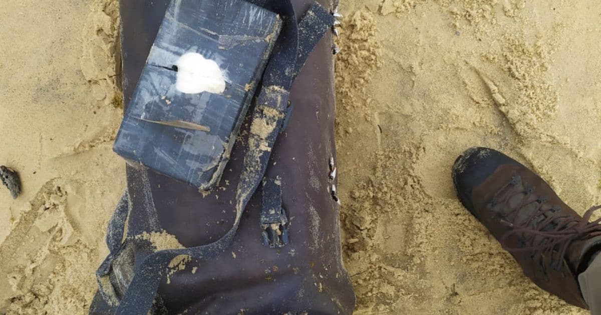 Alcobaça: Nova mochila com cocaína é achada em praia; material valia mais de R$ 2 milhões
