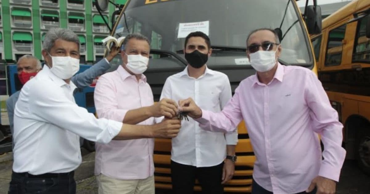 Governador e secretário entregam ônibus escolares para 43 municípios baianos
