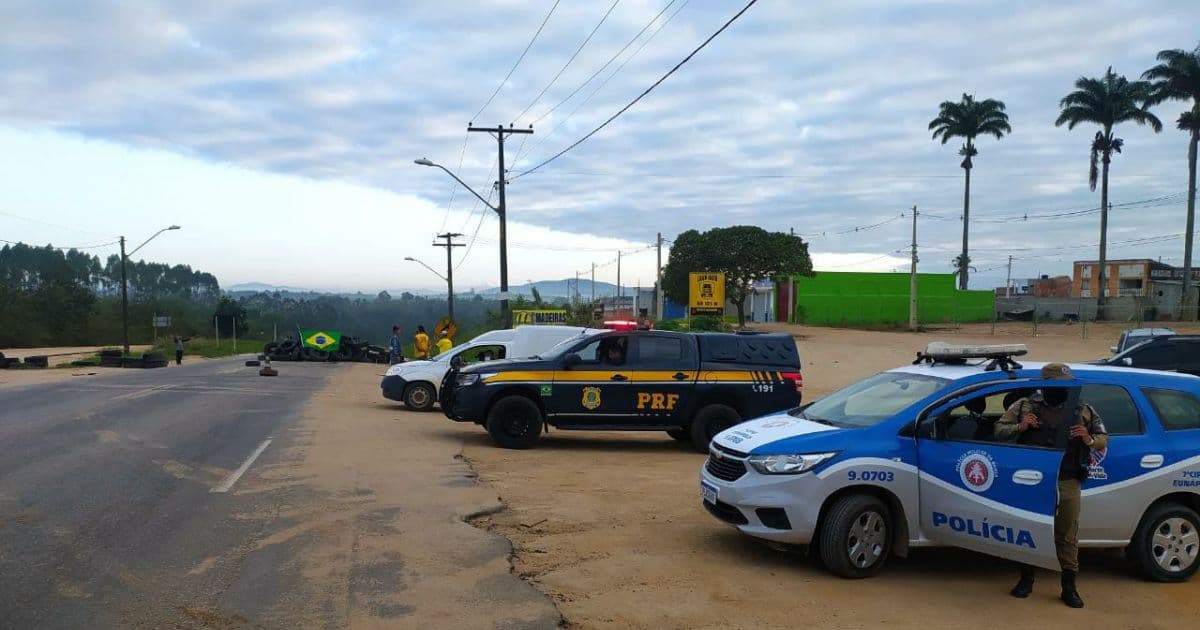 Feira de Santana: Forças de segurança encerram paralisação de caminhoneiros