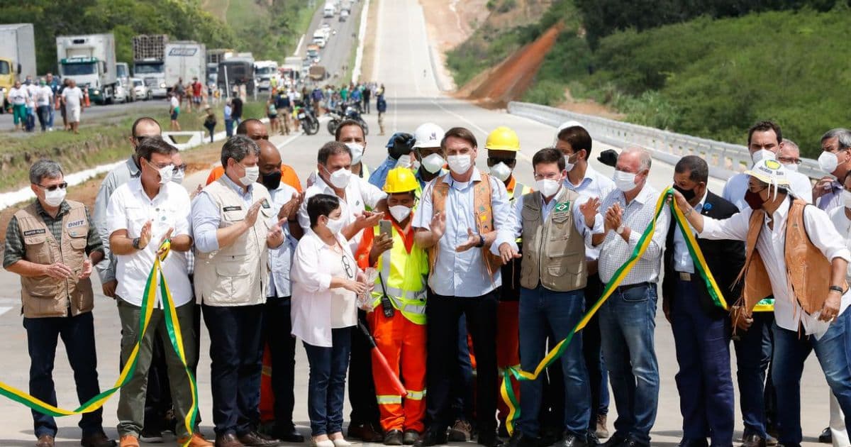 Bolsonaro inaugura em Teixeira de Freitas trecho da BR-116 que não passa na cidade