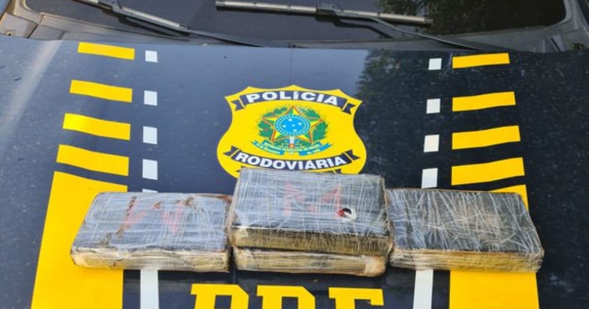 Barreiras: PRF apreende 4,4 kg de cocaína escondidos em painel de carro; idosos é preso