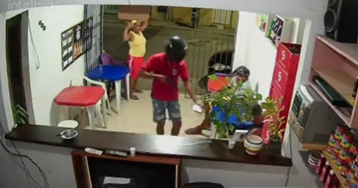Camaçari: Cliente é agredido em tentativa de assalto e acusado 'esquece' celular roubado