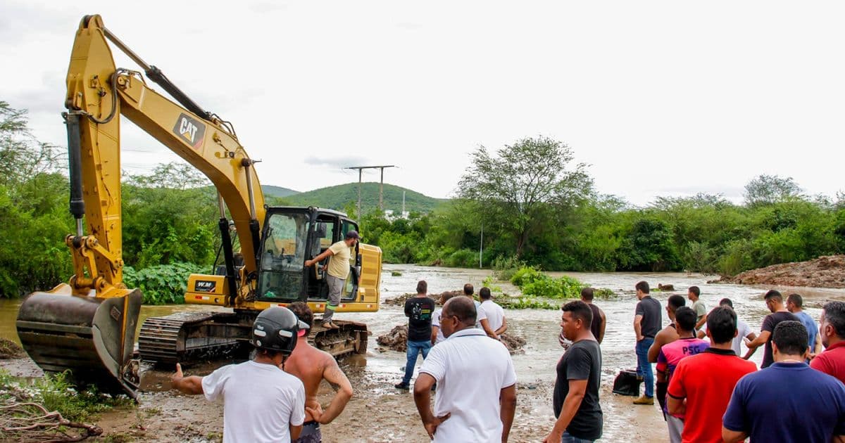 Jequié: Mais de 50 famílias são afetadas por chuvas; 13 casas próximas a rios desabaram
