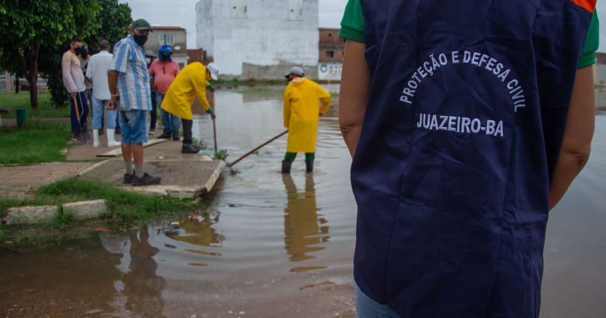 Tubulação rompe com chuva e afeta abastecimento de água em bairros de Juazeiro