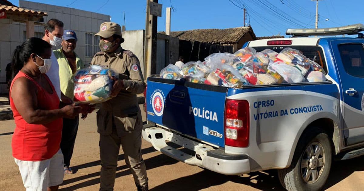 Conquista: Polícia Militar entrega alimentos e roupas às famílias atingidas pelas chuvas