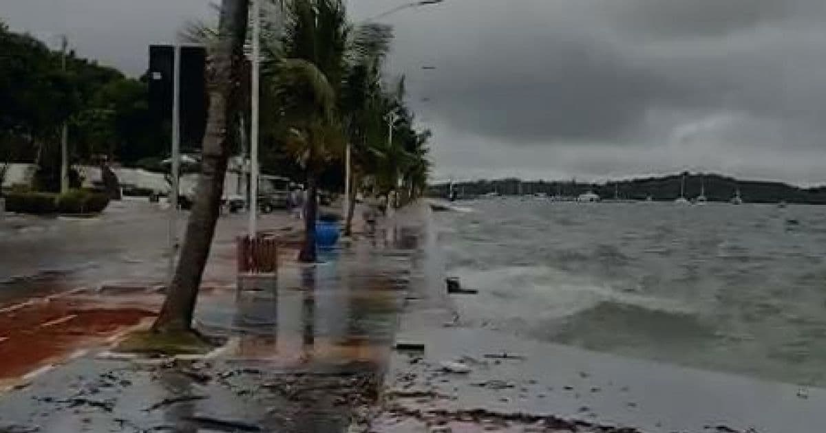 Vídeo mostra fortes ondas e mar agitado em Itaparica