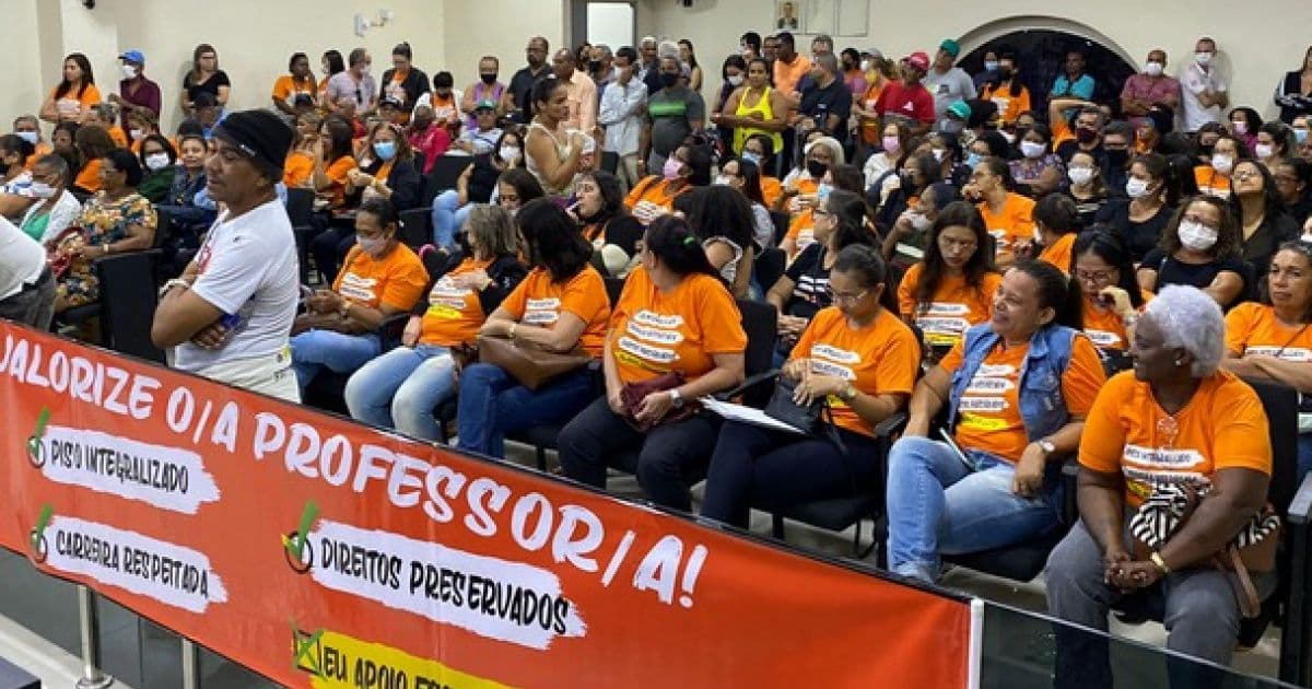 Jequié: Vereadores recuam e retiram projeto de prefeito ante protesto de servidores