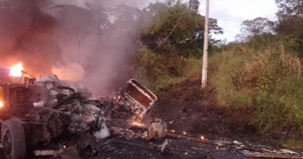 Acidente em Mata de São João deixa 2 mortos; pista só deve ser liberada à tarde