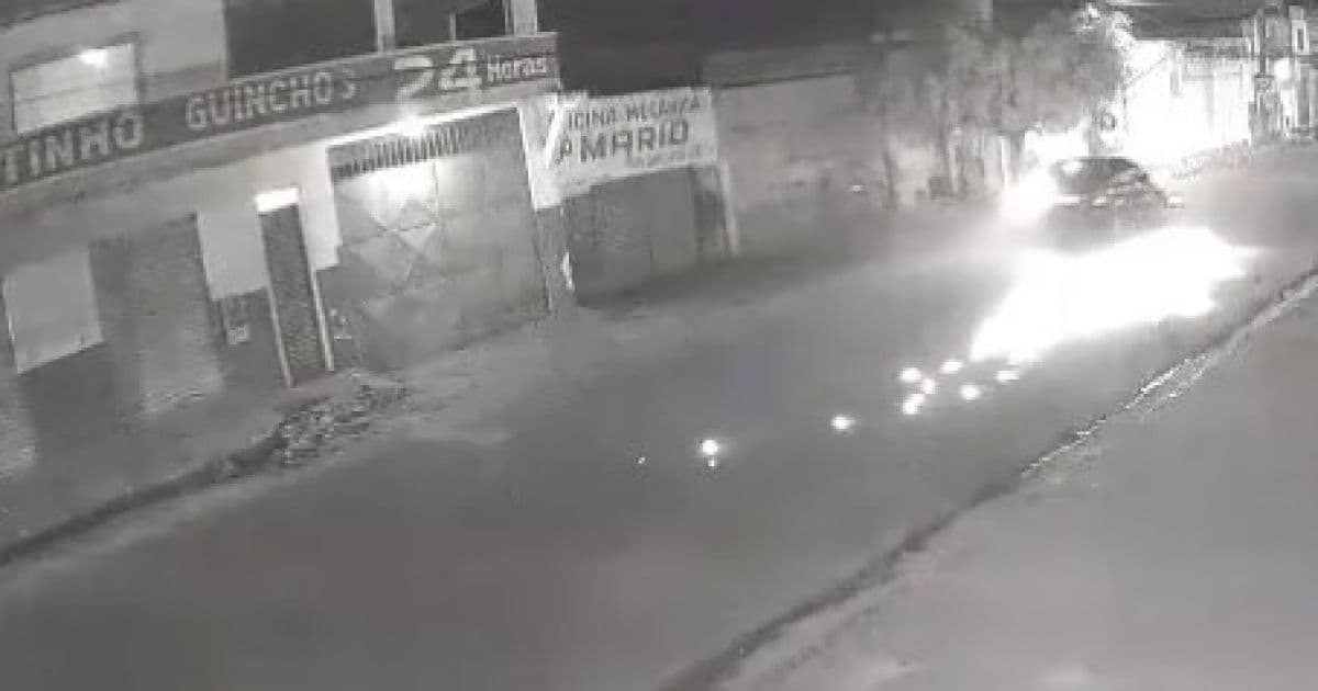 Coité: Vídeo mostra carro arrastando motocicleta em via pública