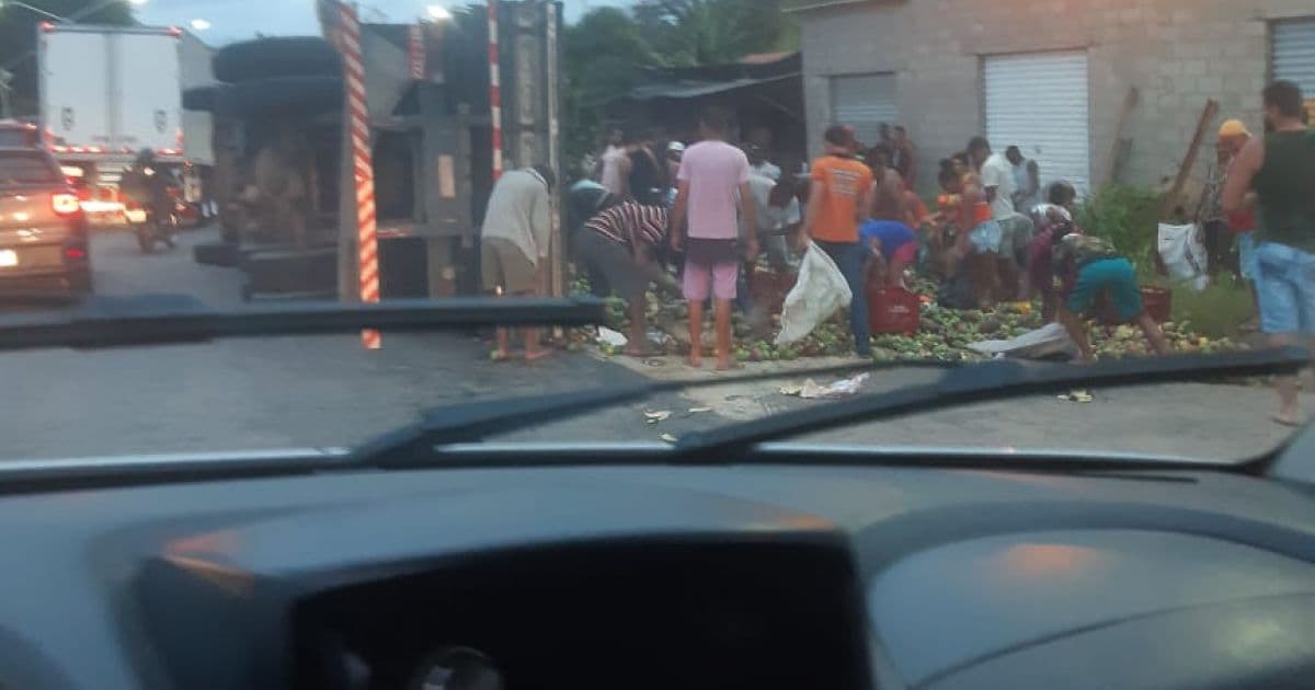 Veículos sofrem saques após acidentes em trechos da BR-101 de Laje e Conceição do Almeida