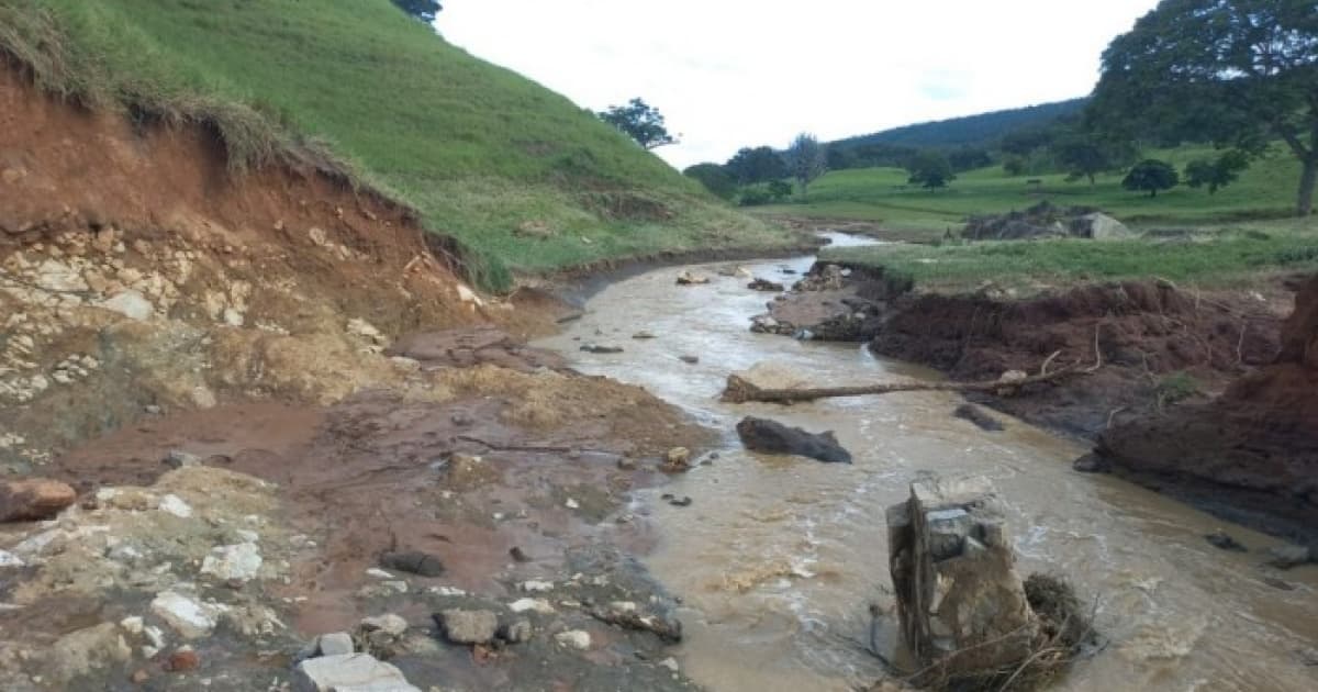 Itiruçu: Barragem de propriedade rural rompe e interdita estradas que ligam outras regiões