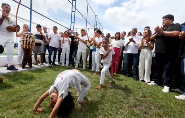 Governo inaugura escola de tempo integral em Tucano