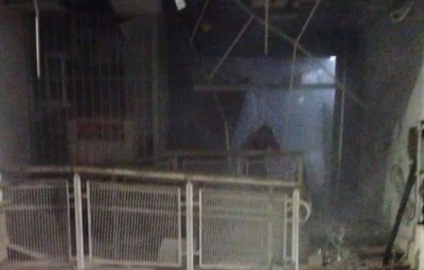 Agência da Caixa fica destruída após explosão em cidade do Recôncavo baiano; SSP faz buscas