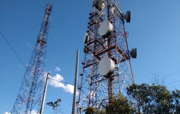 Torres de antenas no interior da Bahia