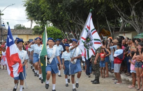 Berço de heroína do Dois de Julho, Feira de Santana comemora data com desfile em distrito 