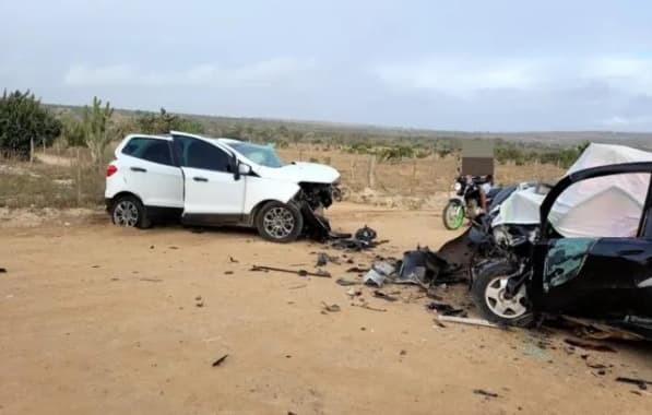 Dois morrem e 4 ficam feridos em batida entre veículo na região sisaleira baiana