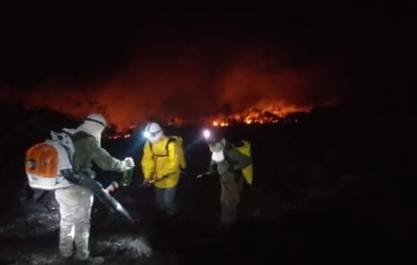 Incêndio de 800 hectares já dura 1 semana na Chapada Diamantina 