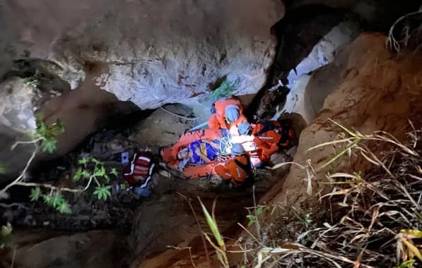 Adolescente de 15 anos cai em cratera de 9 metros no Extremo Sul baiano 
