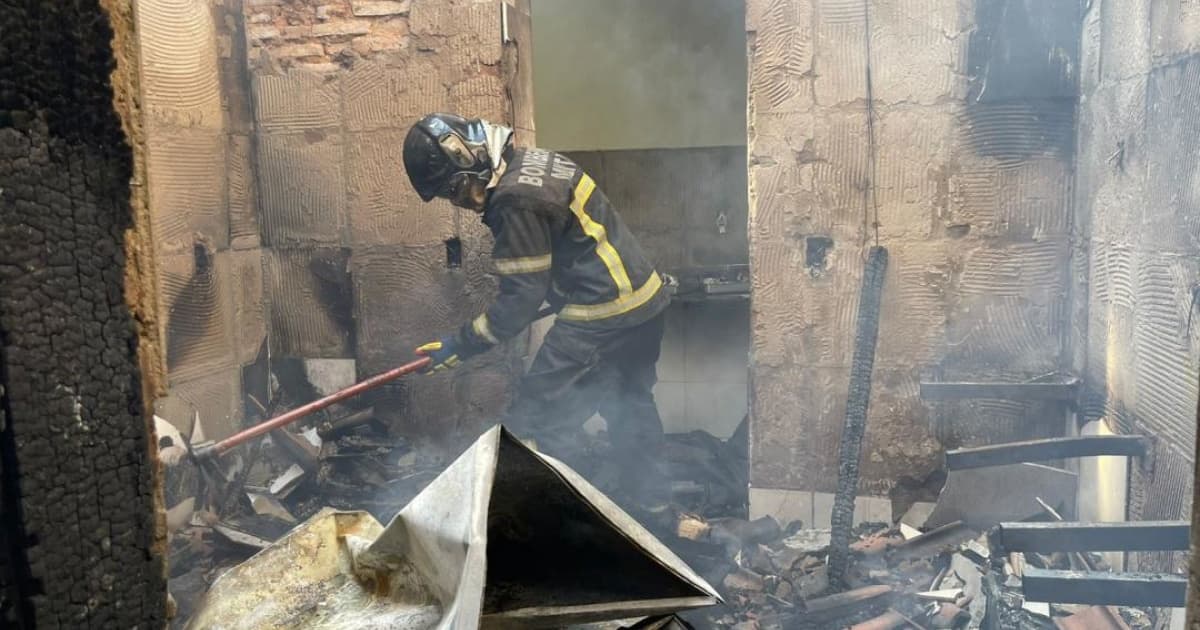 Bar fica destruído após pegar fogo no Centro de cidade do Extremo Oeste baiano  